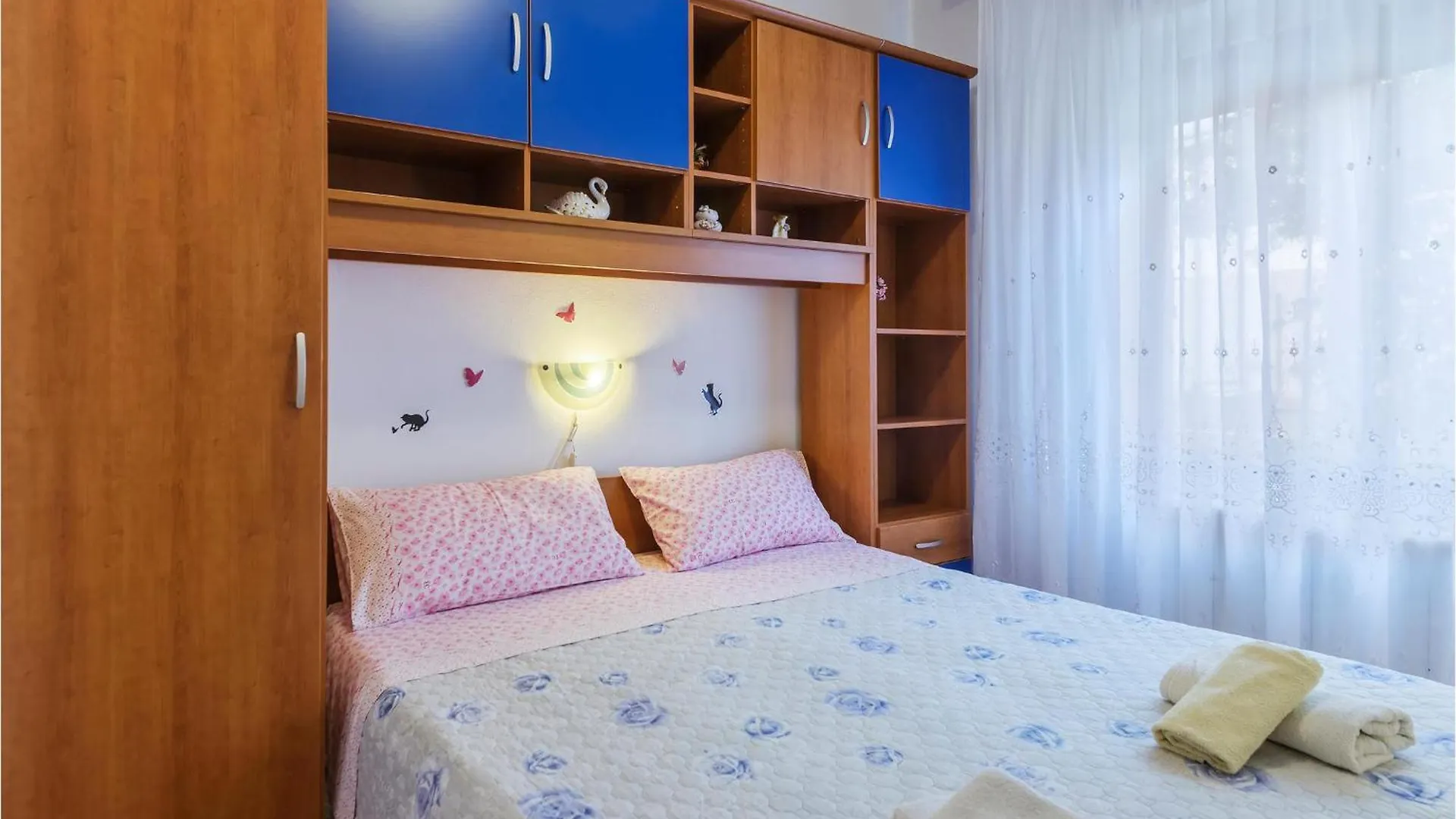 Lovely Apartment In Rovinj With Wifi 0*,