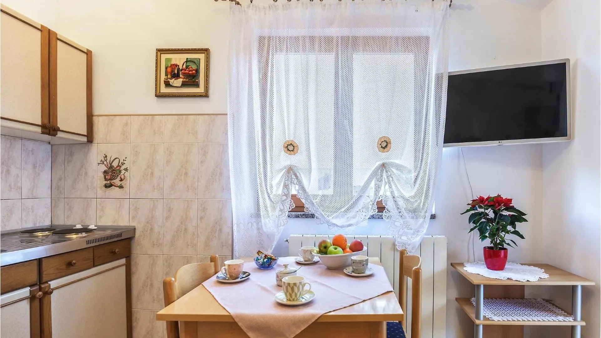 Lovely Apartment In Rovinj With Wifi 0*,
